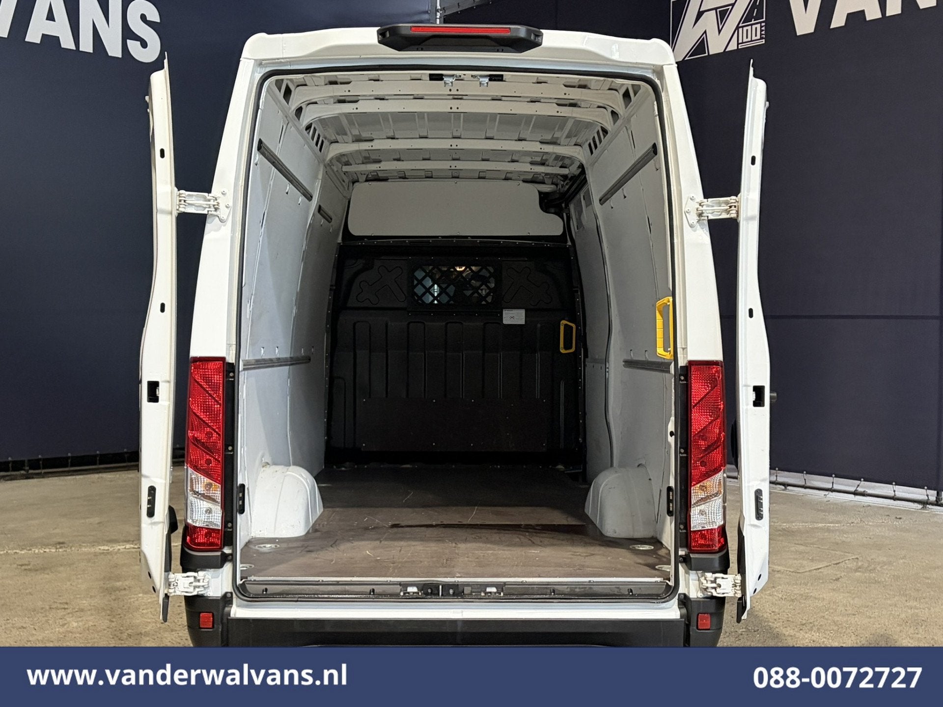 Iveco Daily 35S16 157pk 3500kg Trekvermogen L2H2 Euro6 Airco, Auto's, Gebruikt, Euro 6, Iveco, 2080 kg