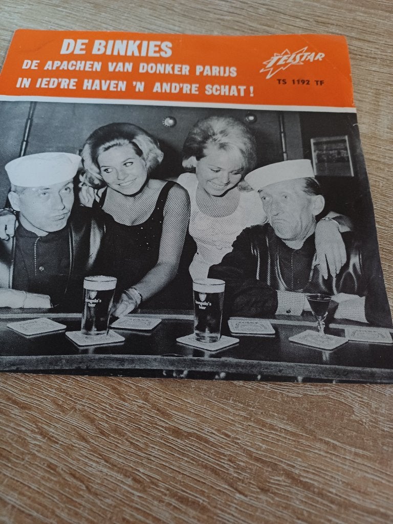 110a Single De Binkies – De apachen van donker Parijs, 7 inch, Ophalen of Verzenden, Zo goed als nieuw, Overige typen