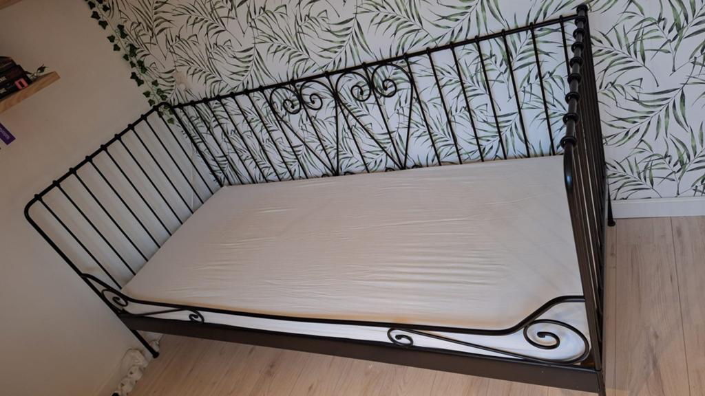 Metalen 1-persoonsbed, Huis en Inrichting, Slaapkamer | Bedden, Ophalen, Gebruikt, 90 cm, Eenpersoons