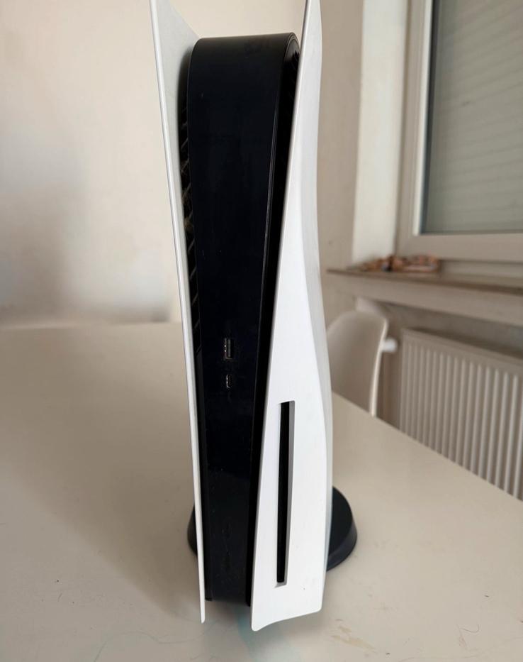 PlayStation 5 disk editie + controller + 2 spellen, Spelcomputers en Games, Spelcomputers | Sony PlayStation 5, Ophalen of Verzenden