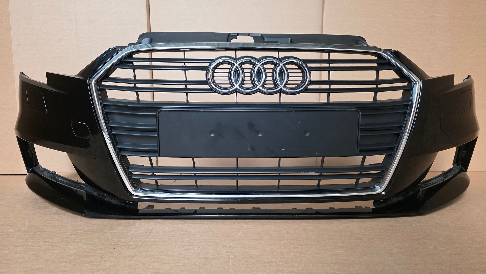 Voorbumper Audi A3 8V Facelift Sportback / Hatchback Basic, Gebruikt, -, Voor, Ophalen of Verzenden