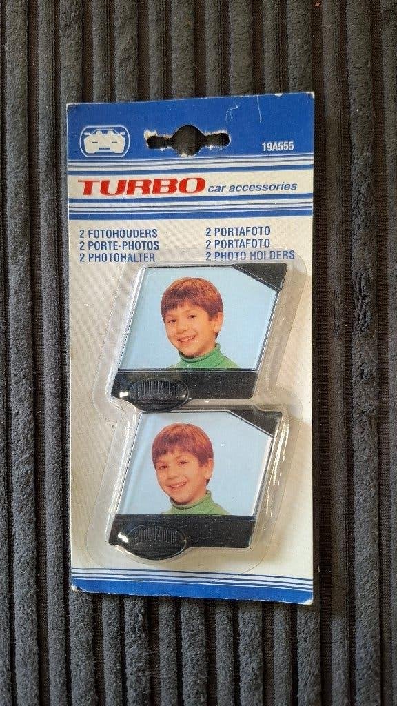 Turbo fotohouders voor in de auto (2 stuks), Nieuw, Ophalen of Verzenden, Kunststof, Pasfotolijstje