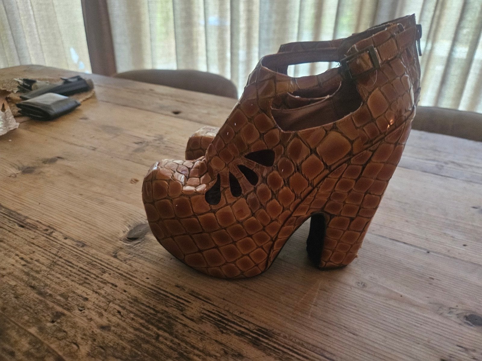 Jeffrey Campbell high plateau zomerschoenen cognac krokodil, Bruin, Ophalen of Verzenden, Gedragen, Schoenen met hoge hakken