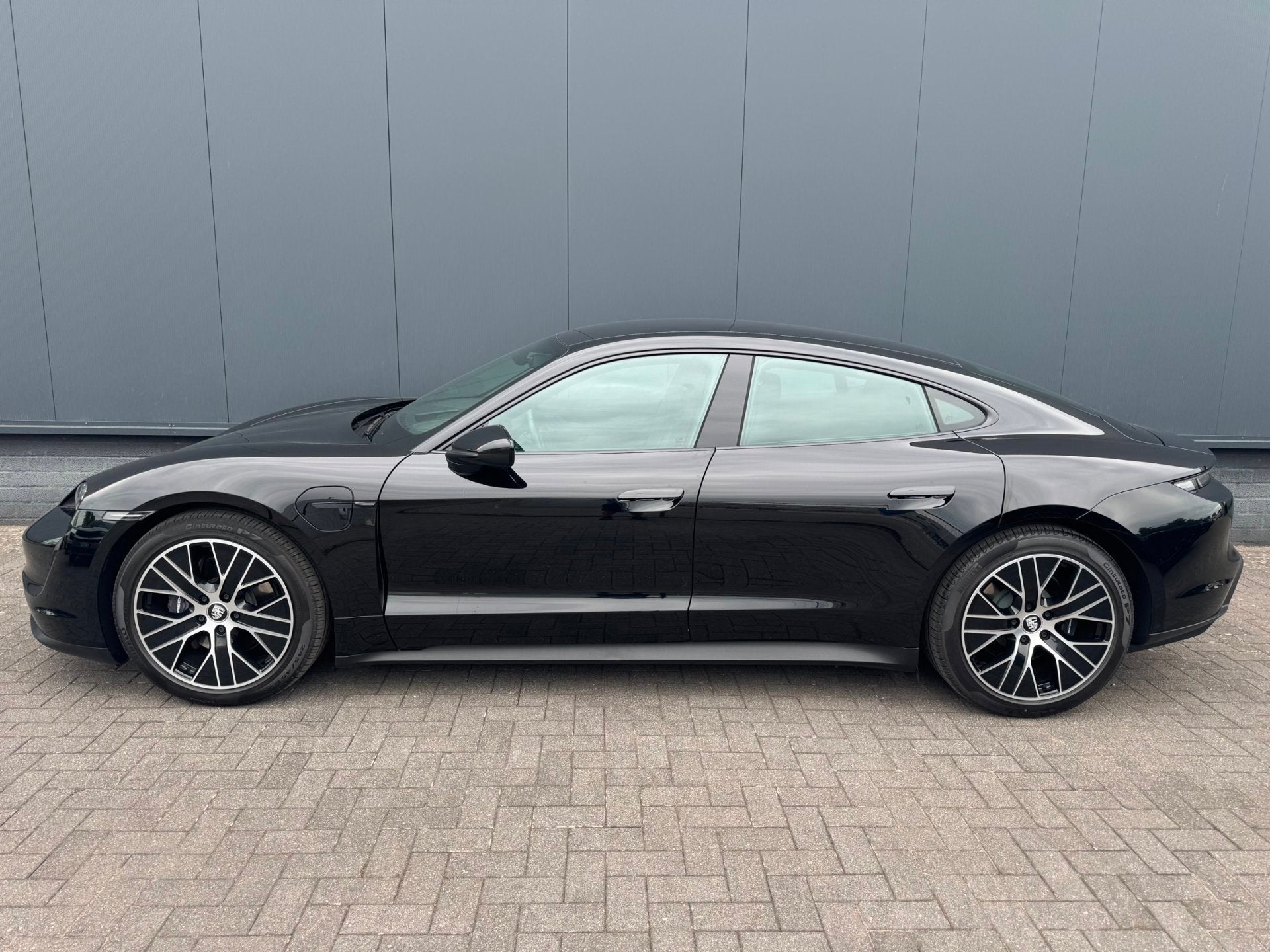 Porsche Taycan 79 kWh/Passenger display/Pano/5 pers/incl.BTW, Auto's, Porsche, Automaat, 12 maanden, Achterwielaandrijving, Gebruikt