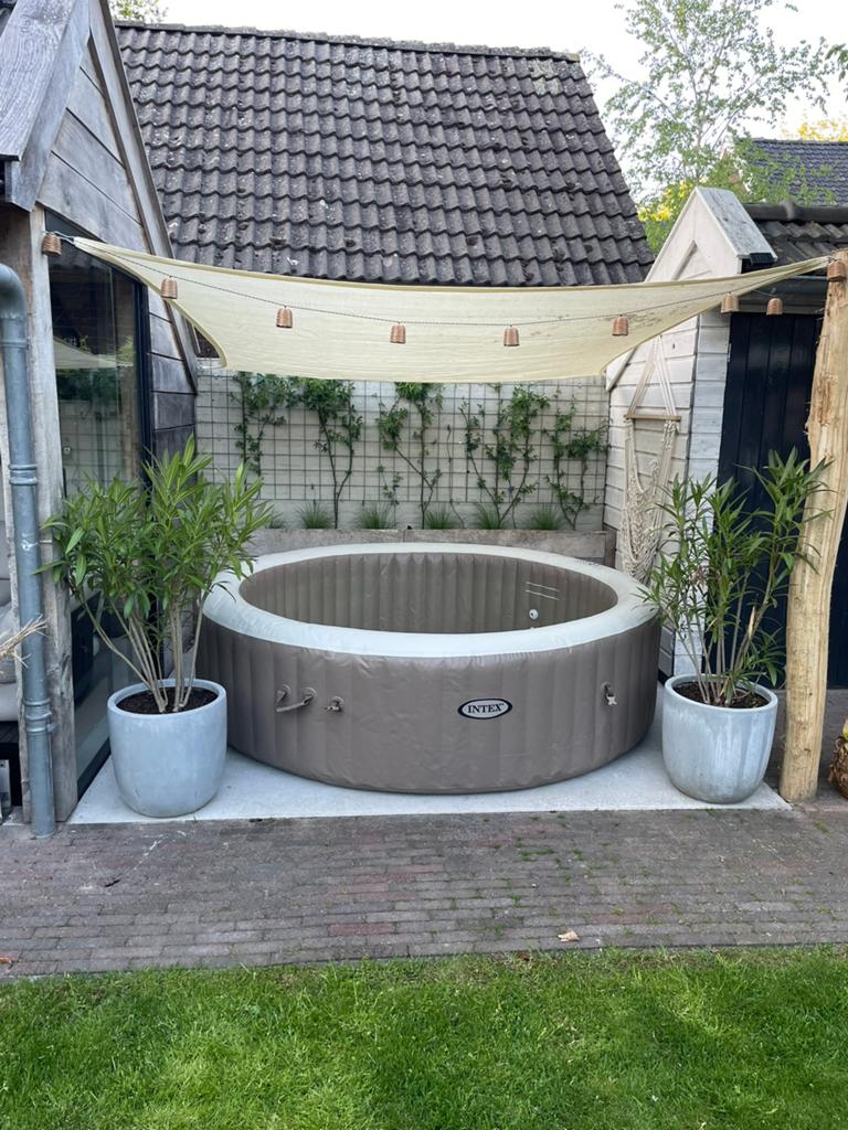 Intex jacuzzi 6-8 personen, Tuin en Terras, Ophalen, Opblaasbaar, Zo goed als nieuw, Nvt