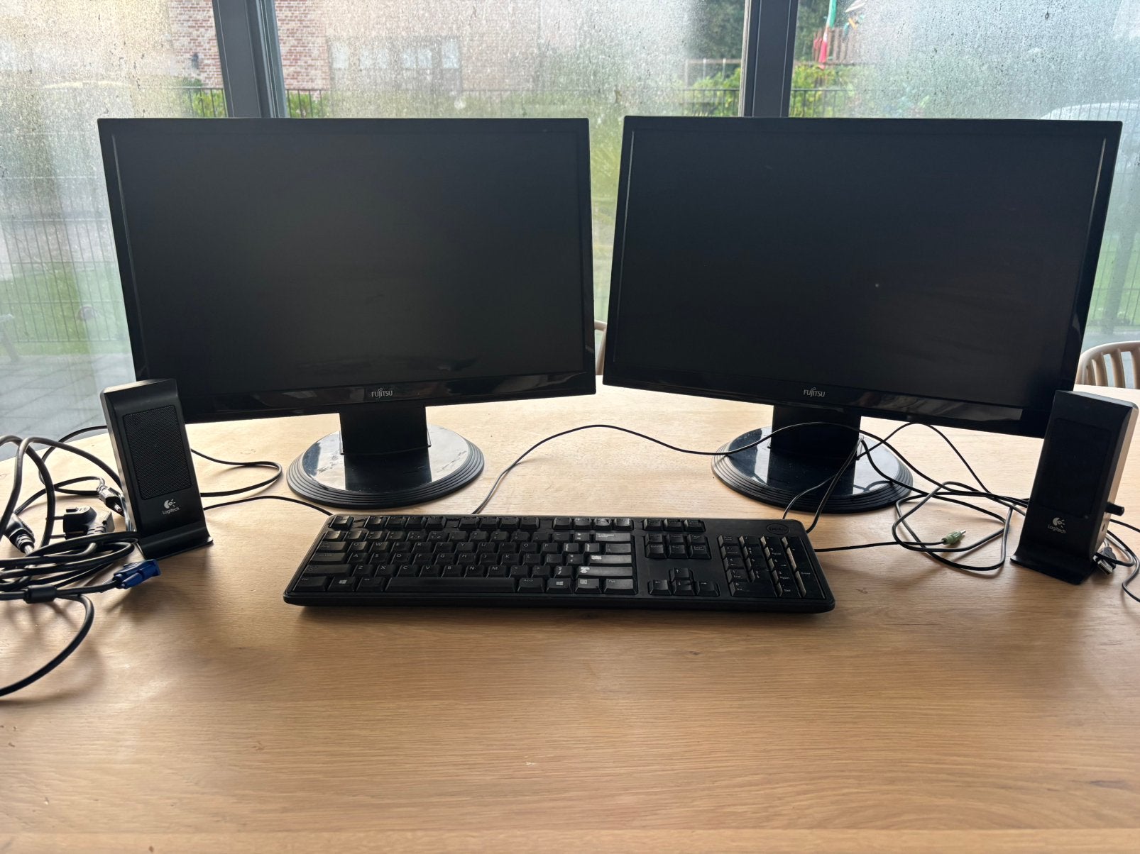 Werkplekset 2x Fujitsu 20" Monitor Dell Toetsenbord Speakers, Ophalen of Verzenden, Gebruikt, 60 Hz of minder, VGA