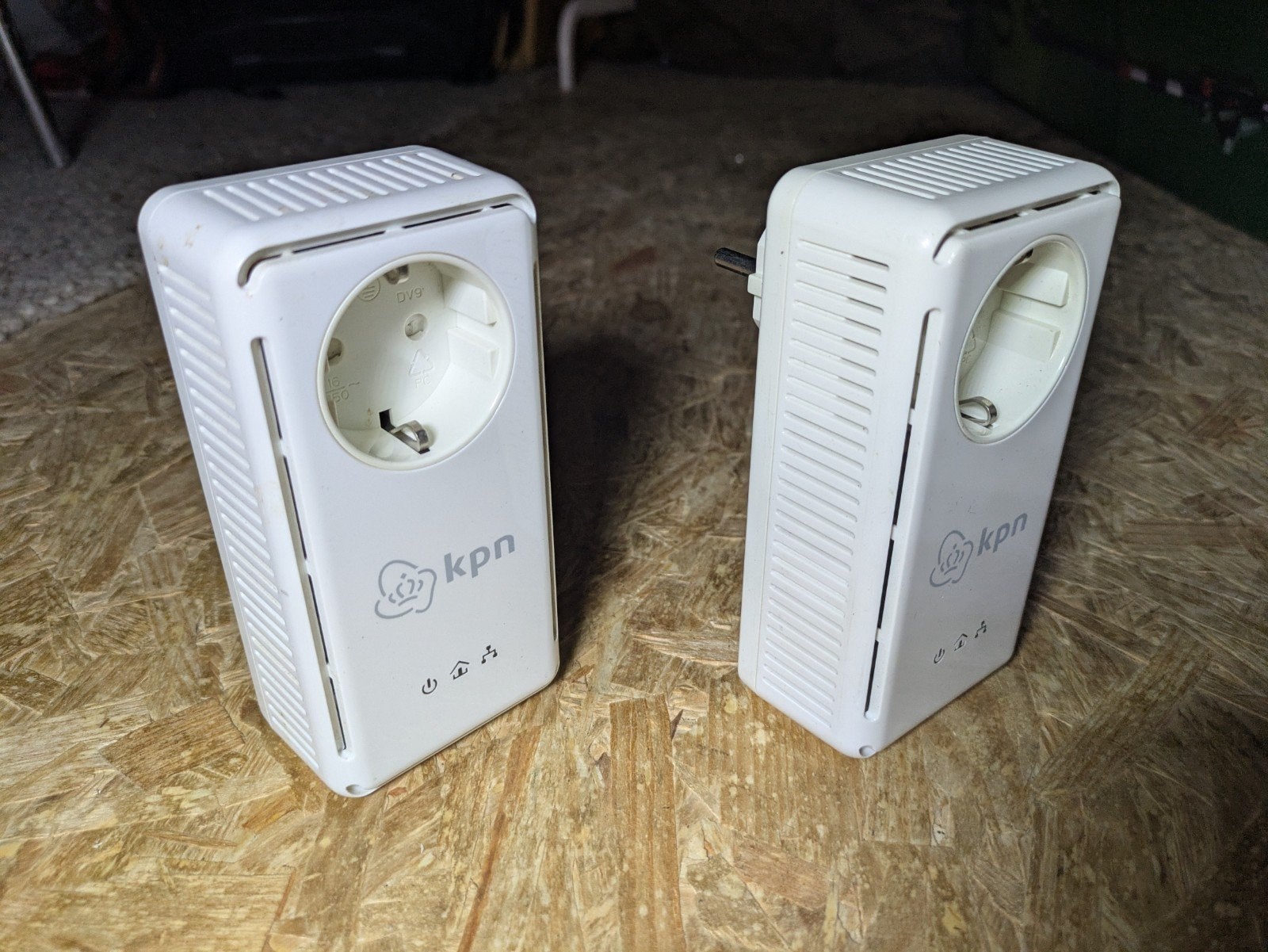 KPN Stroomnet Netwerkadapter MT.2360 (2 stuks), Computers en Software, Netwerk switches, Ophalen of Verzenden