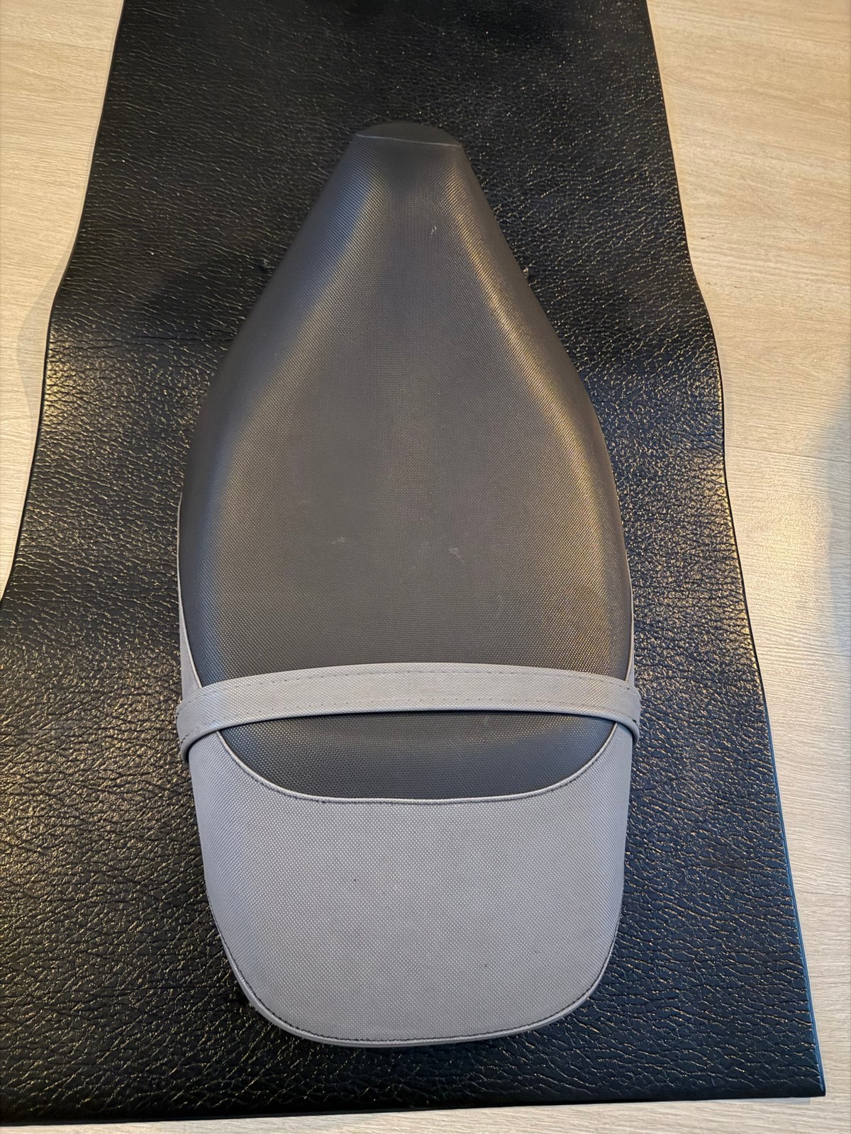 Runner Zadel 180cc - Comfortabel en Origineel, Fietsen en Brommers, Ophalen of Verzenden, Gebruikt, Zadel, Piaggio