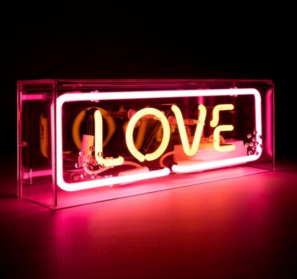Echte Neon LOVE Lamp – Glas Neon – Sfeerverlichting Acrylbox, VW E-Commerce & Logistics BV, Postbus 2033, 5202 CA, Den Bosch, Lichtbak of (neon) lamp