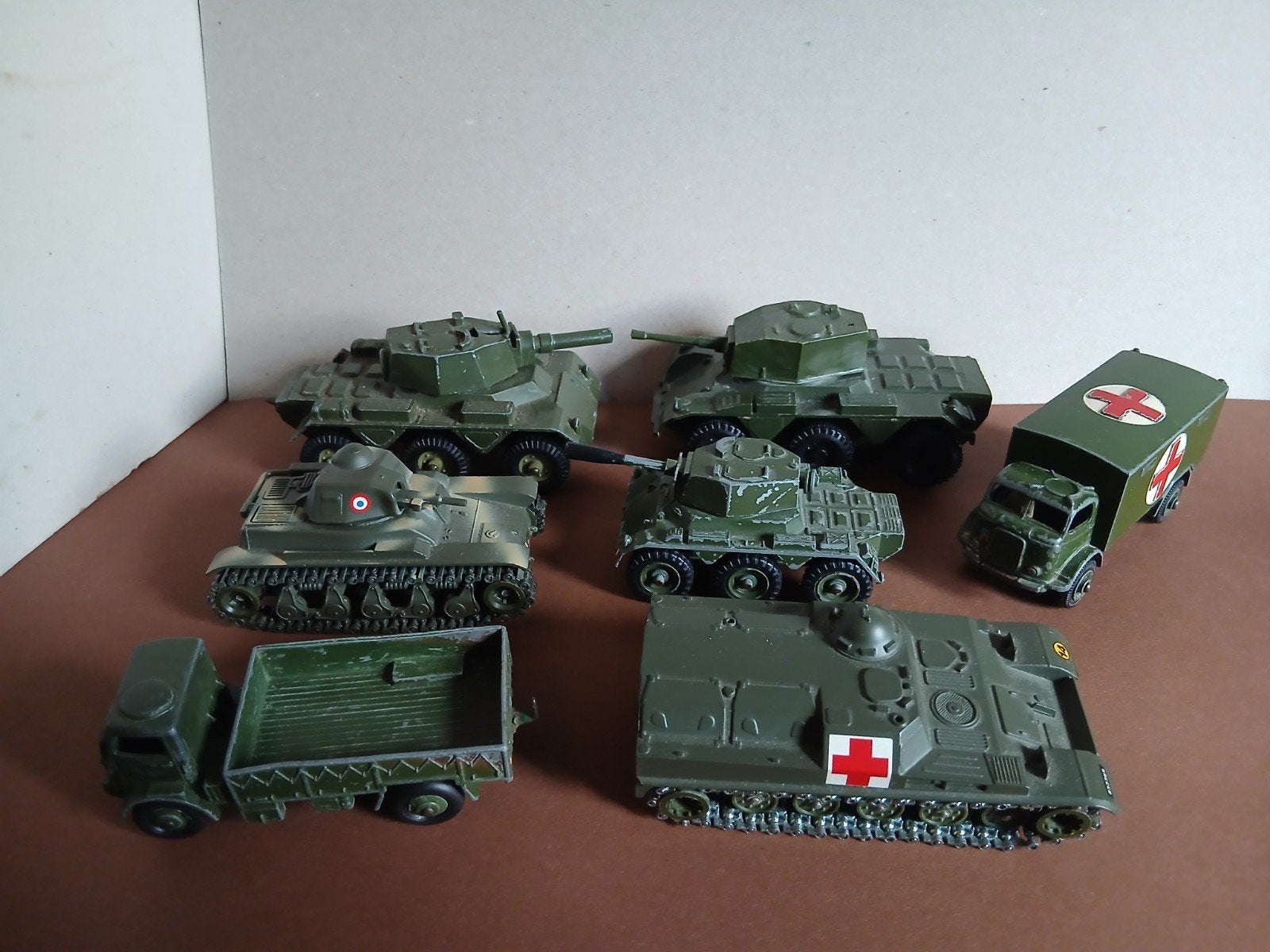 Lot militaire voertuigen, Ophalen of Verzenden