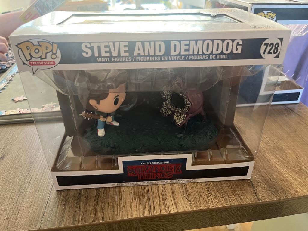 Funko pop,steve and demodog., Ophalen of Verzenden, Gebruikt