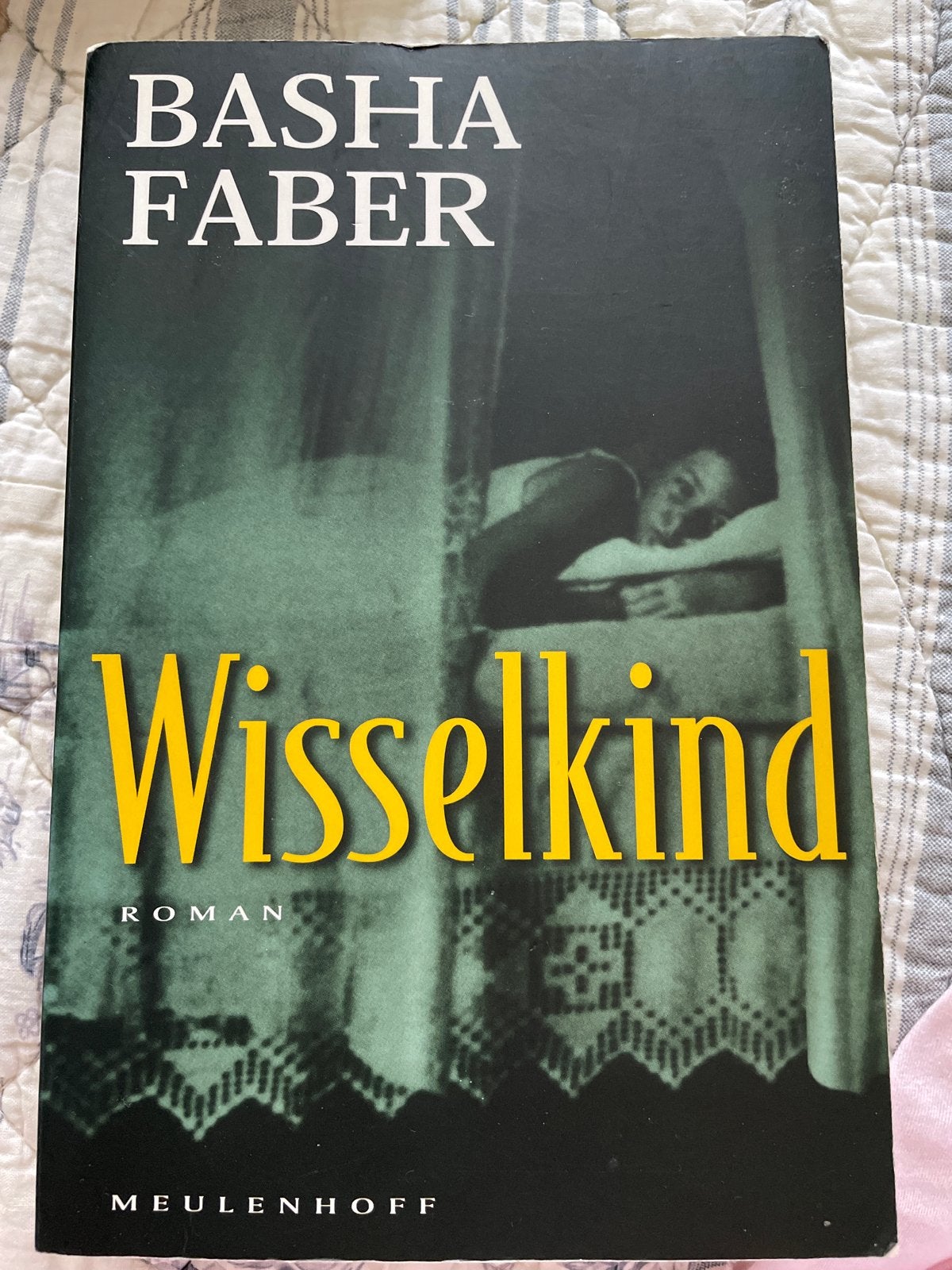 Wisselkind - Basha Faber (Roman), Ophalen of Verzenden, Zo goed als nieuw, Nederland