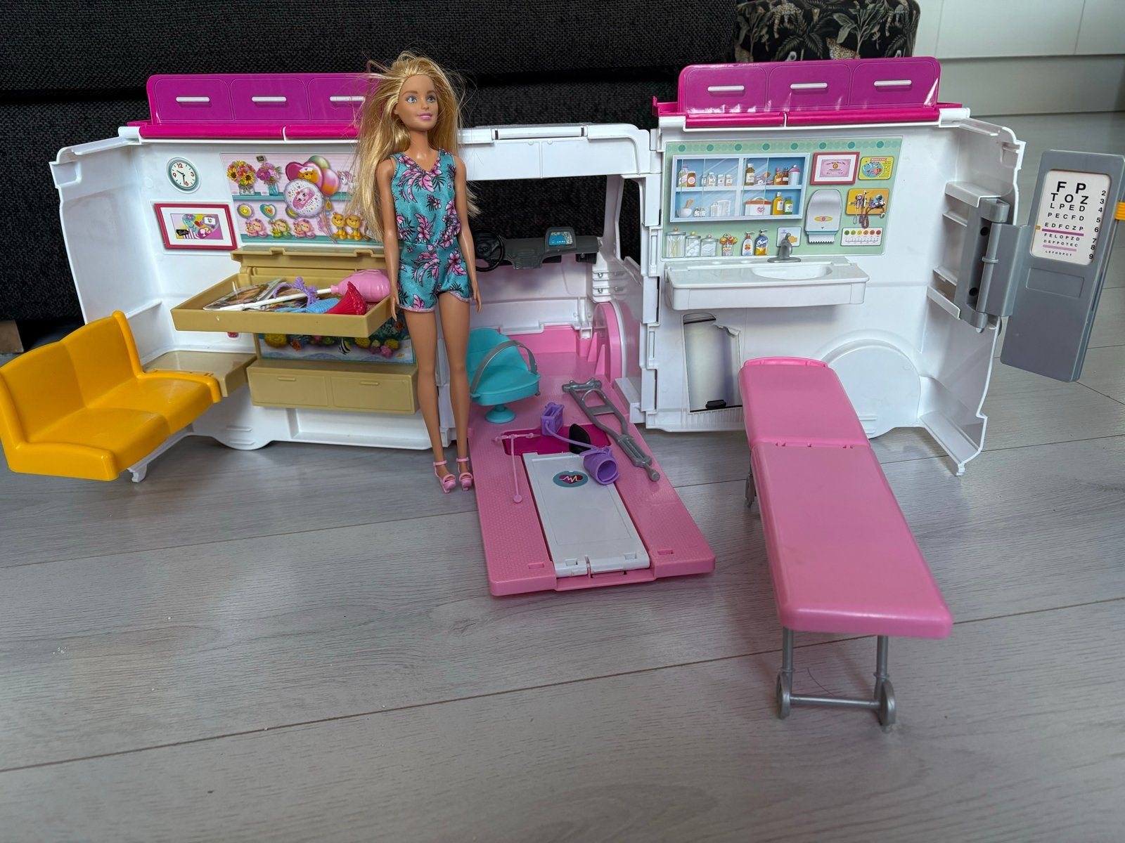 Barbie Ziekenhuiswagen met accessoires, licht en geluid, Ophalen, Gebruikt