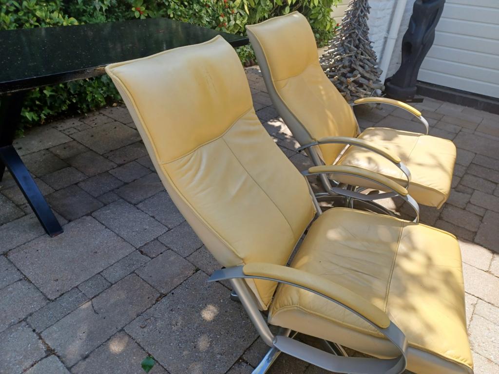 Set van 2 Relax fauteuils, geel leer en metaal, Ophalen, Gebruikt, Twee, Overige kleuren