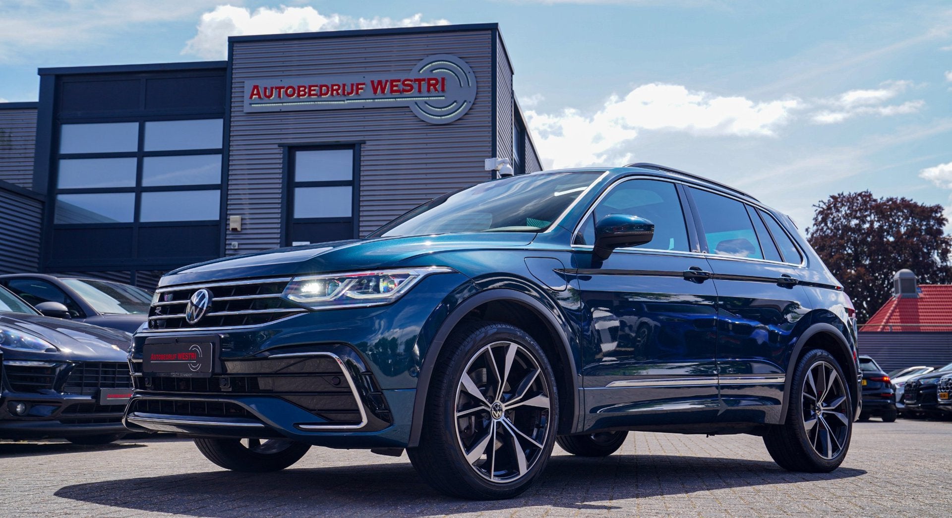 Volkswagen TIGUAN 1.4 TSI eHybrid R-Line Business+ | 360 Cam, 150 pk, Blauw, Hybride Elektrisch/Benzine, SUV of Terreinwagen