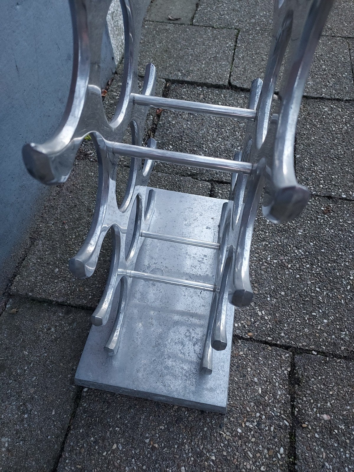 Foto 4 van Zilverkleurig wijnrek van gepolijst aluminium 27 flessen