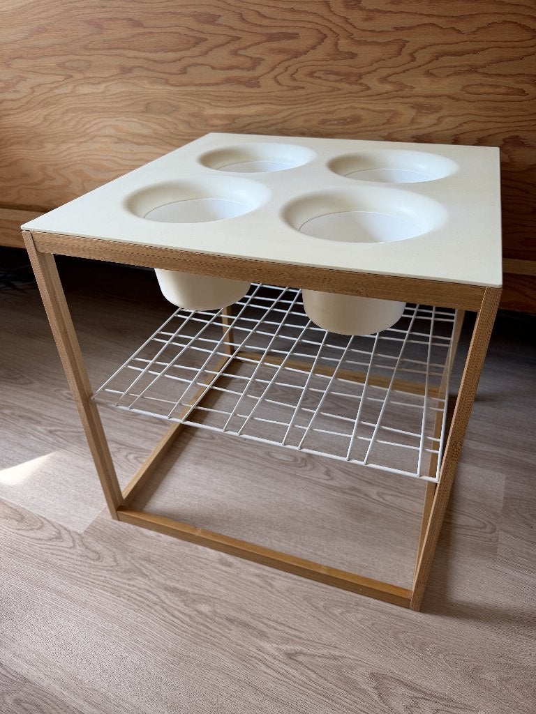 Plantentafel; Bamboe en kunststof, Minder dan 55 cm, Vierkant, Scandinavisch, Zo goed als nieuw