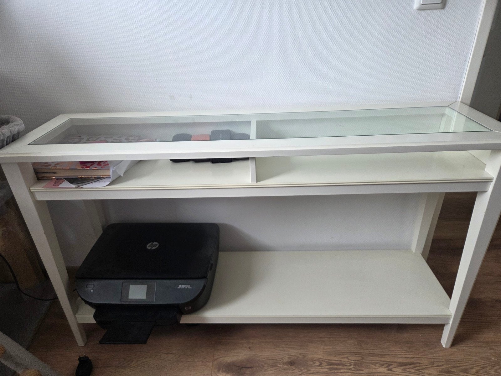 Witte sidetafel met glasplaat en lichte beschadiging, Ophalen, Gebruikt, 100 tot 150 cm, Glas