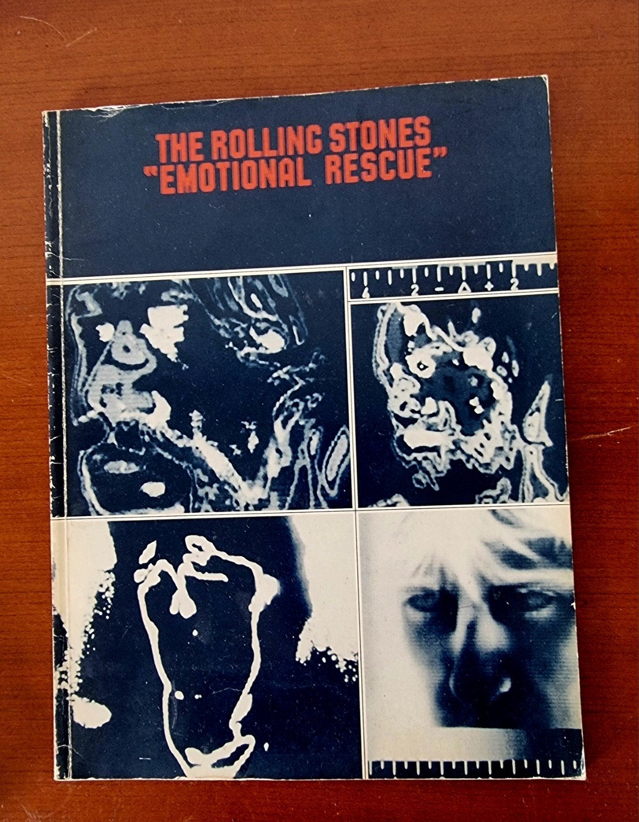 The Rolling Stones - Emotional Rescue Songbook, Gebruikt, Gitaar, Ophalen of Verzenden, Rock en Metal