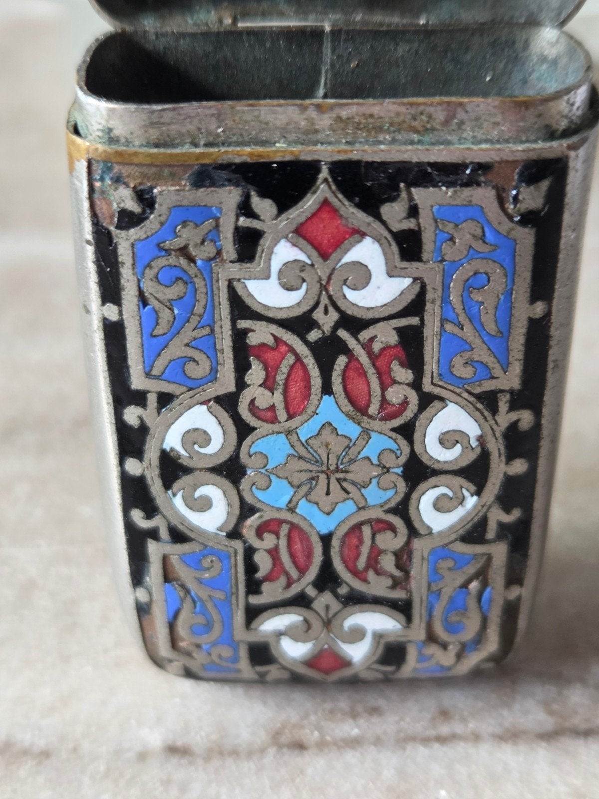tondeldoos vestabox  verzilverd emaille cloissonne slaolie s, Antiek en Kunst, Ophalen of Verzenden, Zilver