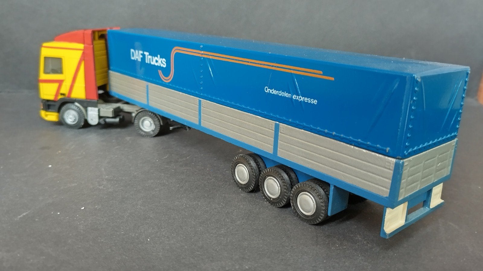 Daf 95 met huif trailer 1:50 Lion Car Pol, Verzenden, ., Zo goed als nieuw, Lion Car