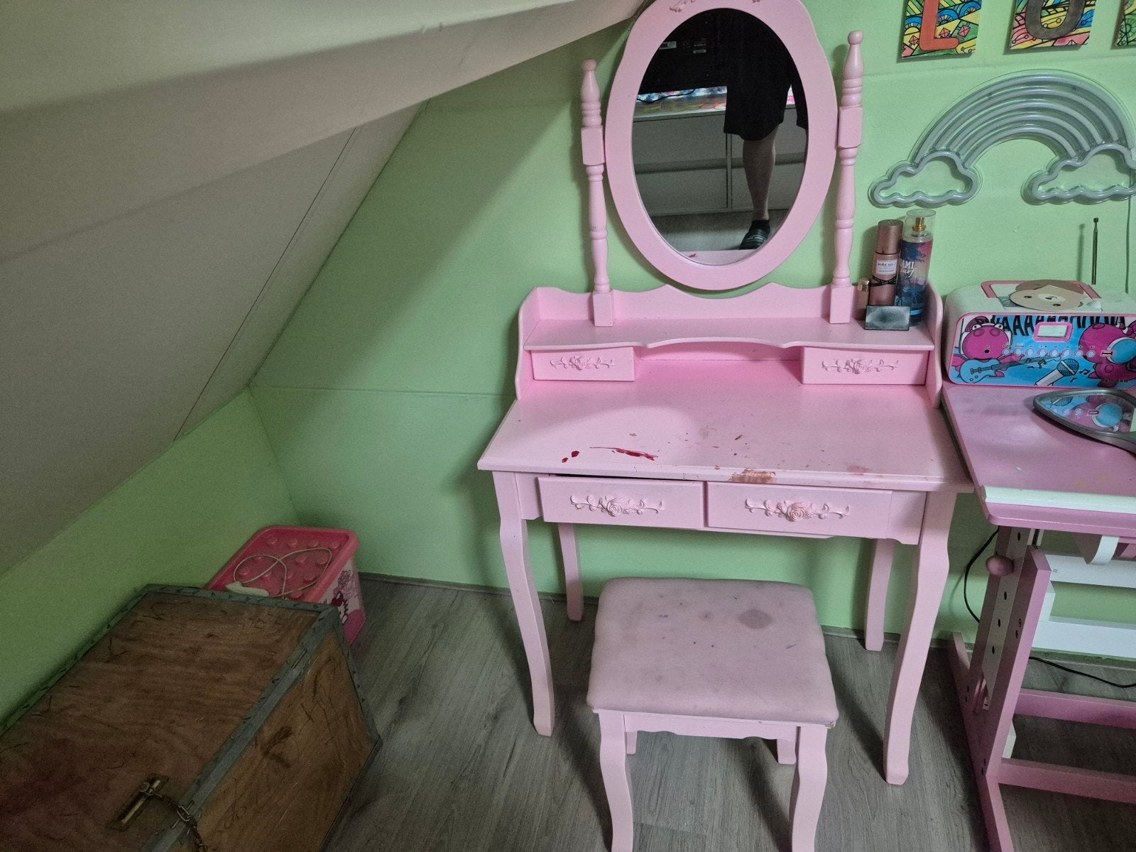 Roze kaptafel met spiegel en krukje, Ophalen, Gebruikt, 100 tot 150 cm, 50 tot 100 cm