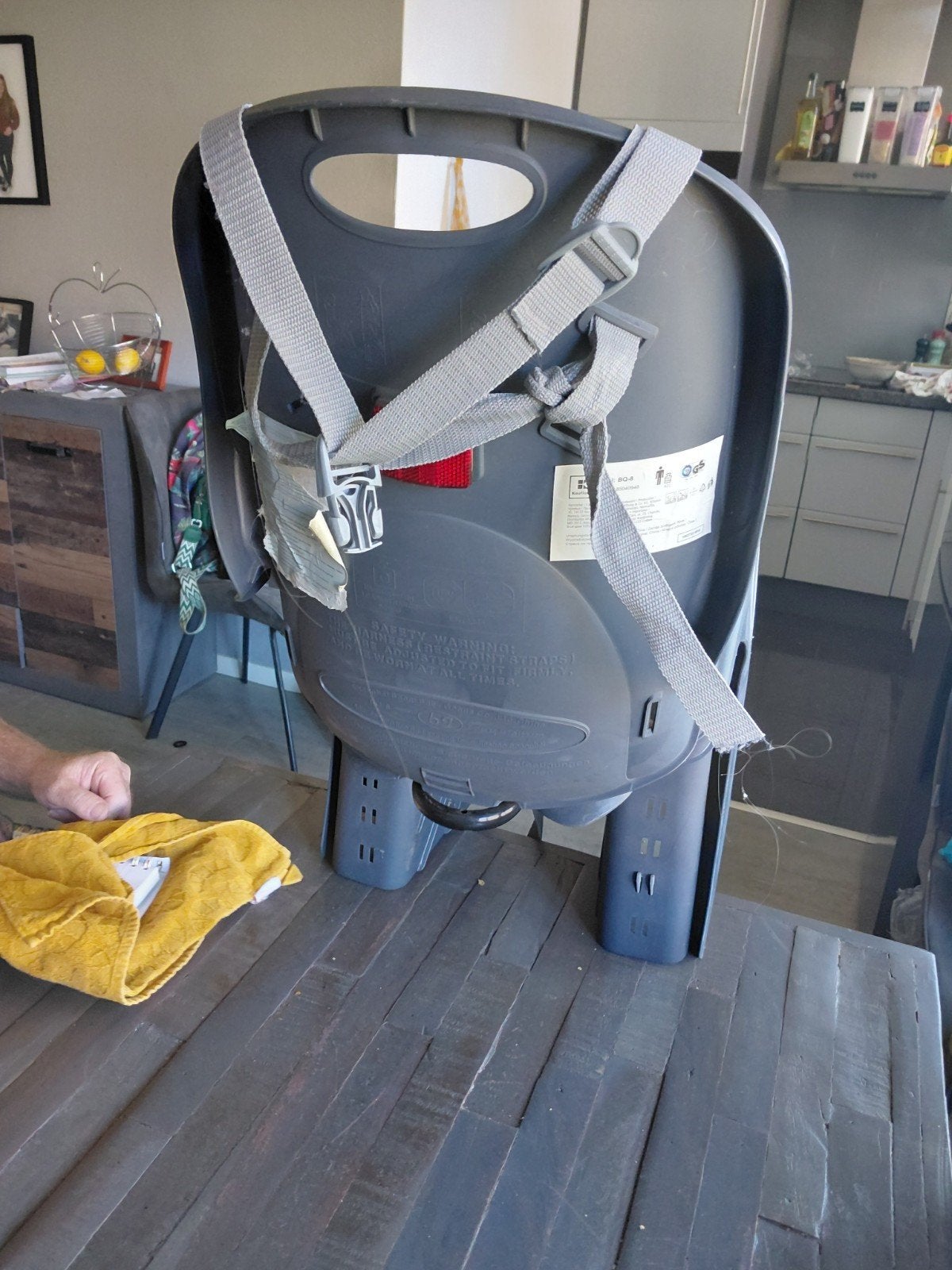 Gebruikt fietsstoeltje voor achterop,inclusief voetsteuntje, Ophalen, Achterzitje, Onbekend, 9 t/m 18 kg