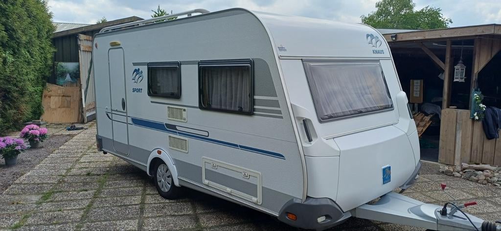 Knaus Sport 420QD, Schokbreker, Treinzit, Particulier, 4 tot 5 meter