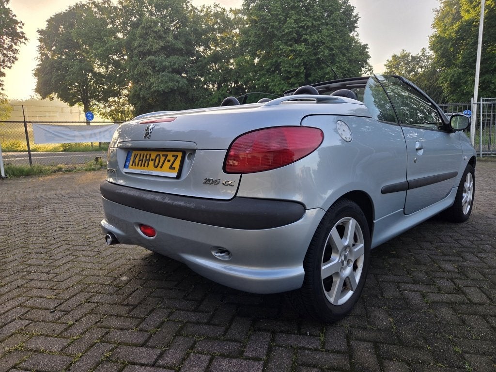 Peugeot 206 CC 2.0-16V (bj 2001), foto 10