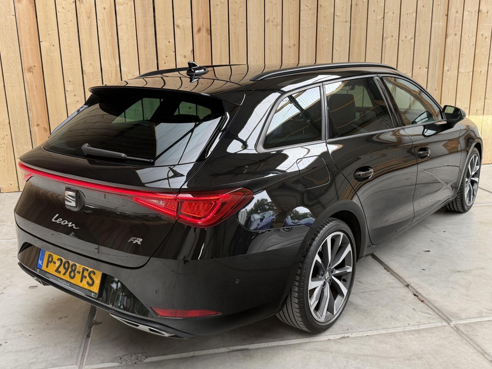 Seat Leon Sportstourer 1.0 eTSI FR Business Intense Automaat, Auto's, 1304 kg, Gebruikt, Euro 6, 700 kg