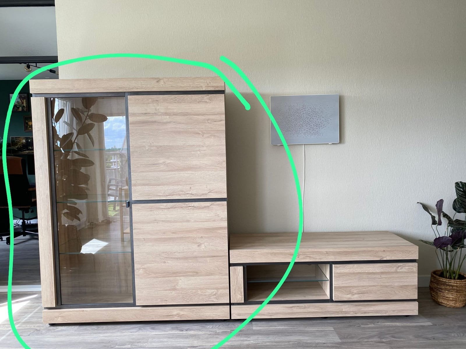 Vitrinekast van de Hiero, Ophalen, Glas, 100 tot 150 cm, Zo goed als nieuw