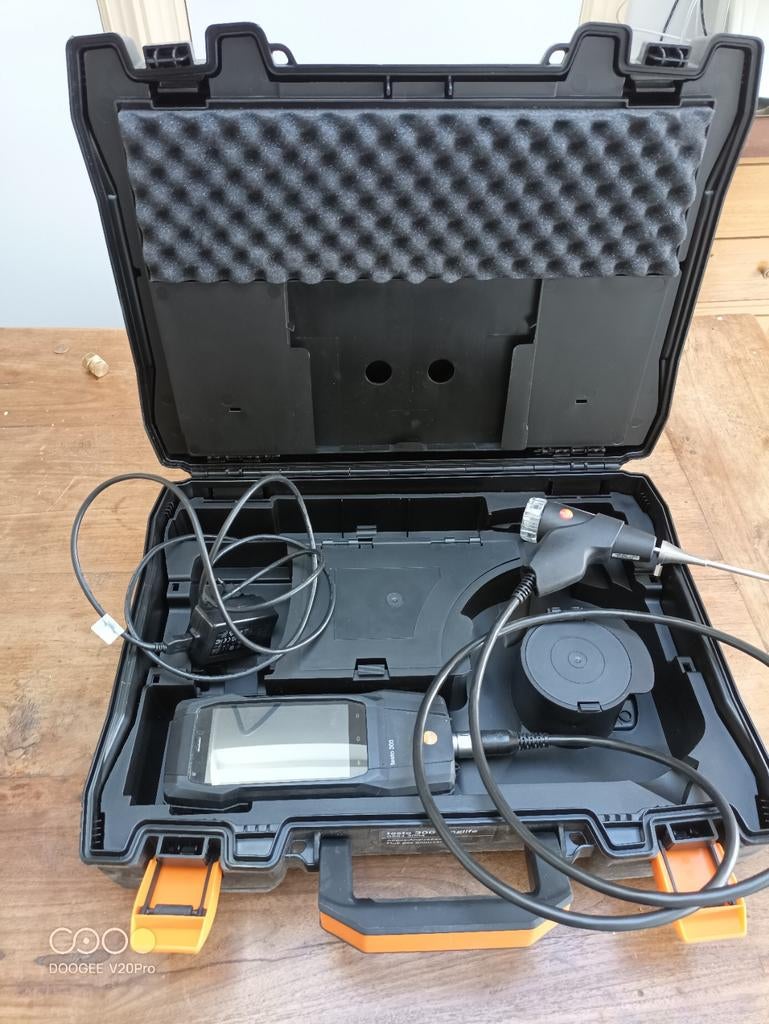 testo 300 Black Edition set - Rookgasanalyser, Doe-het-zelf en Verbouw, Ophalen of Verzenden, Zo goed als nieuw, Druk