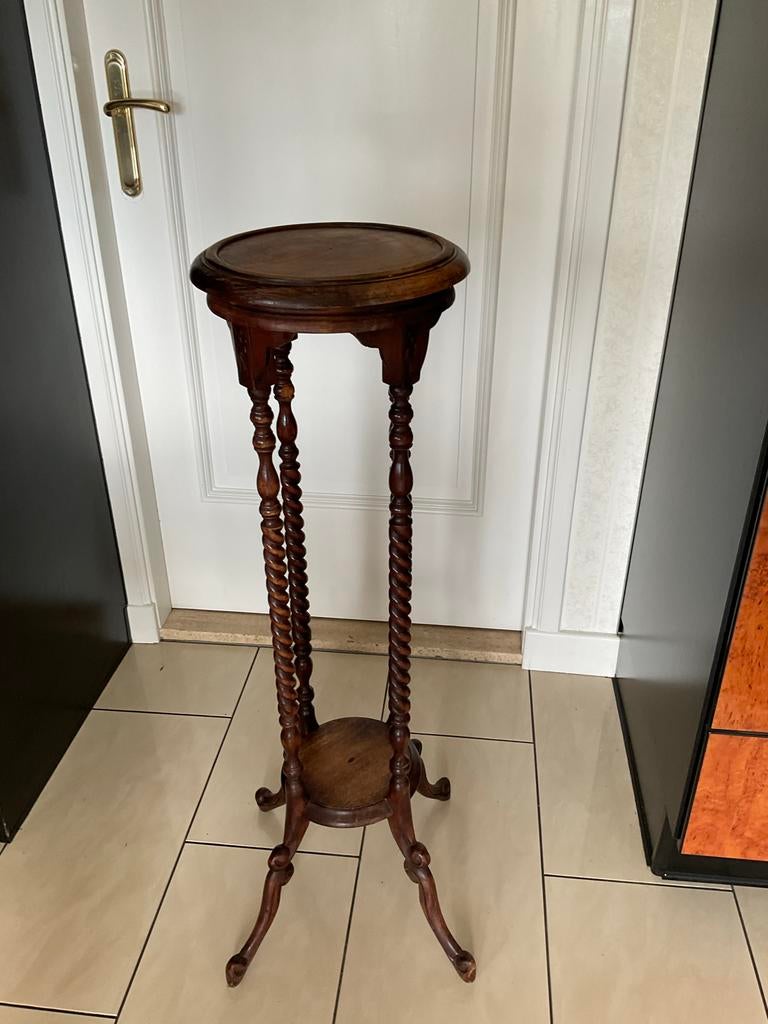 Mooi houten plantentafeltje met gedraaide poten, Ophalen