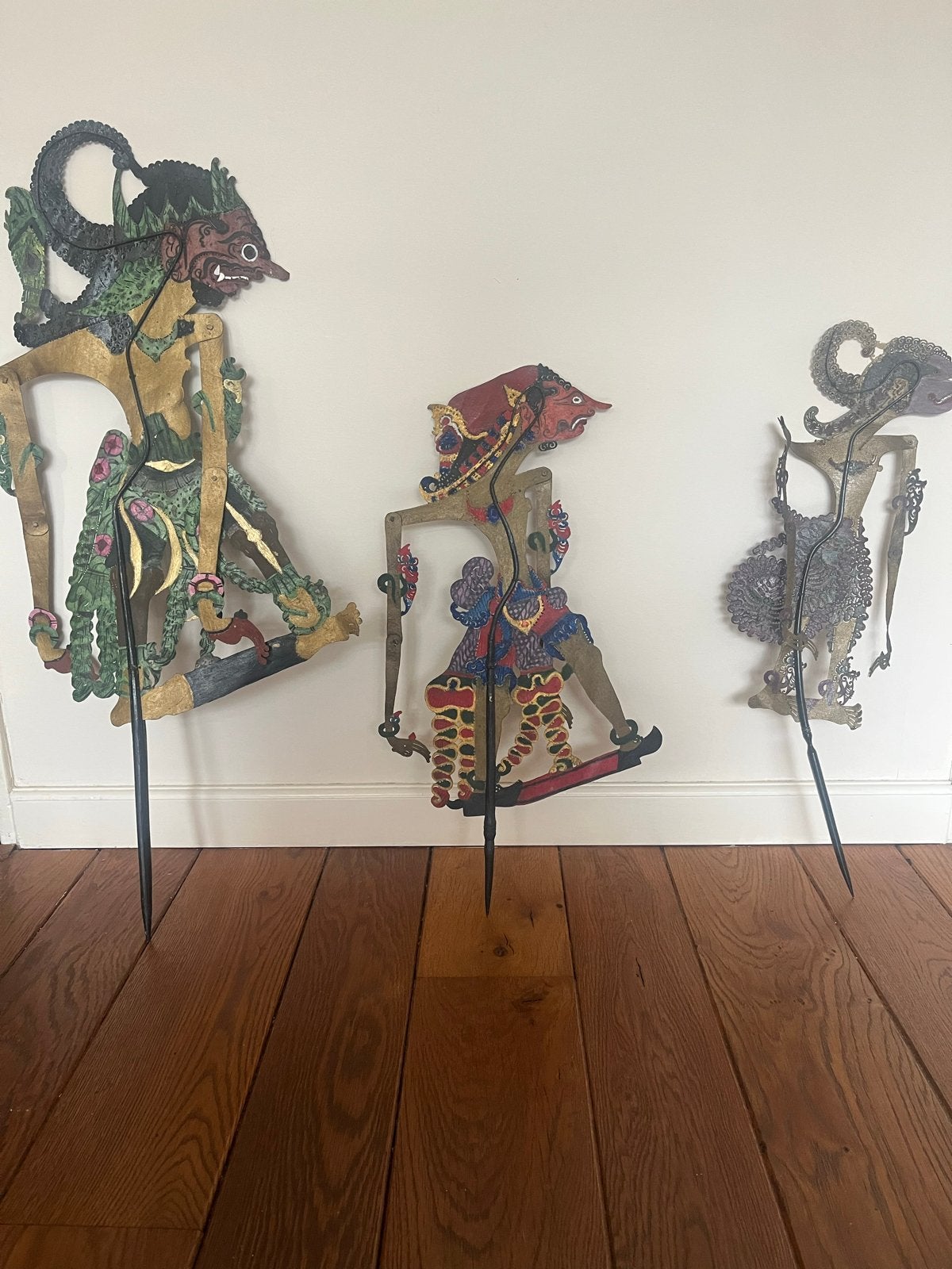 Set van 3 Wayang Kulit poppen uit de 20e eeuw, Antiek en Kunst, Natuurlijk materiaal, Handgemaakt, Ophalen of Verzenden, Indonesië