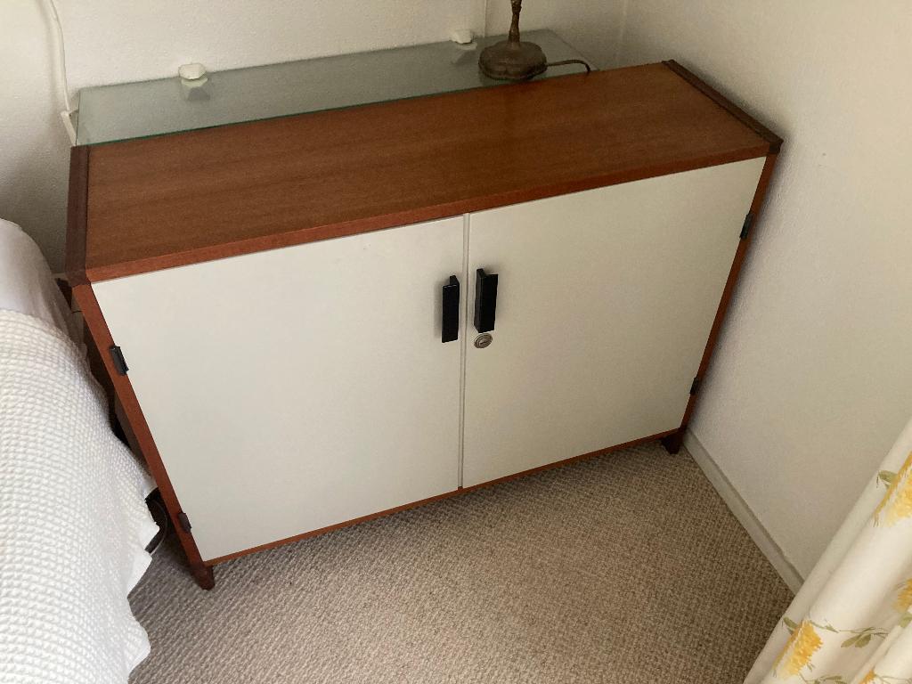 Pastoe design jaren 60 laag kastje met 2 deurtjes en plankje, Ophalen, Zo goed als nieuw