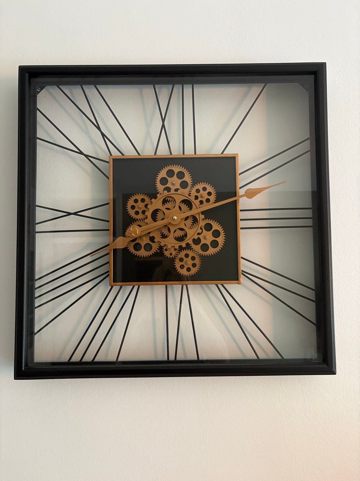 Wandklok met draaiende tandwielen - Uniek design, Huis en Inrichting, Woonaccessoires | Klokken, Ophalen, Wandklok, Zichtbaar uurwerk