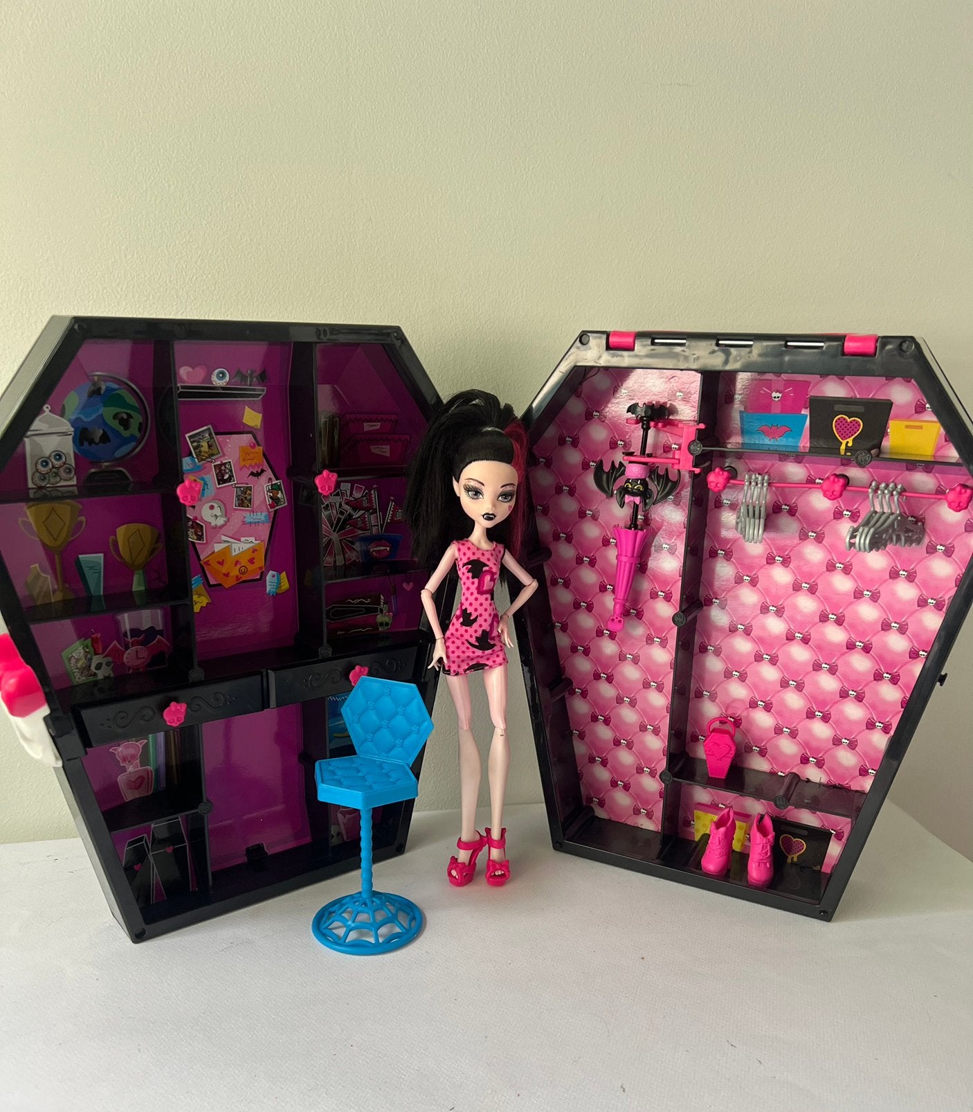 Draculaura Monster High G1 pop en koffer, Kinderen en Baby's, Speelgoed | Poppen, Ophalen of Verzenden, Gebruikt, Overige typen