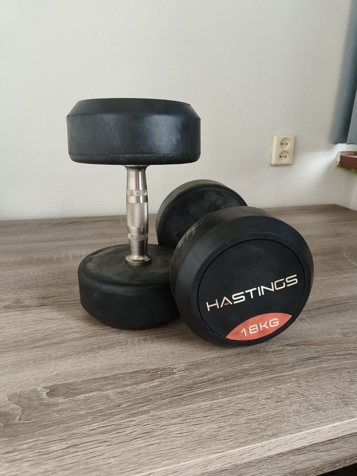 Hastings Dumbbell 18KG - Rubberen Halter, Ophalen of Verzenden, Gebruikt, Rug, Dumbbell