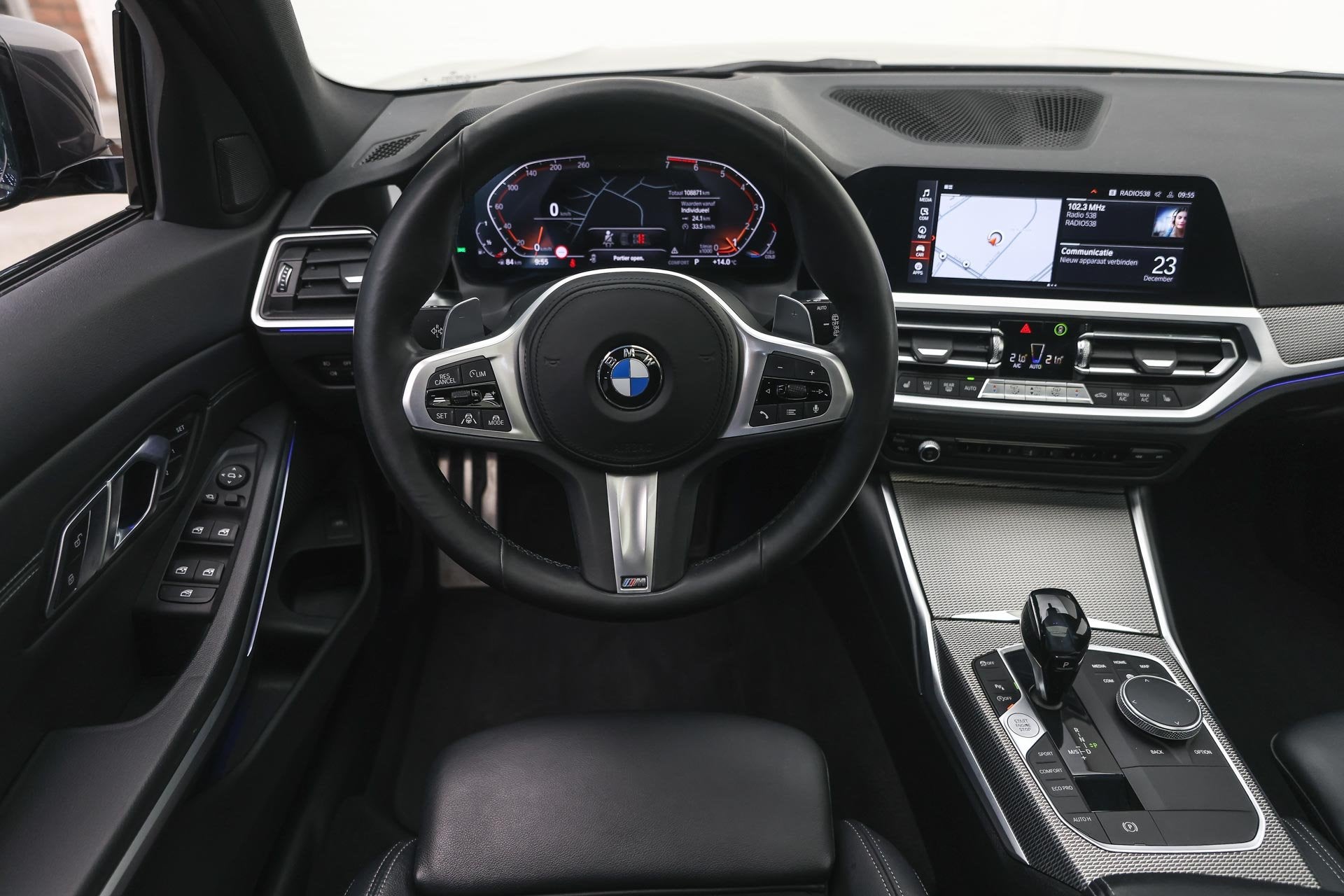 BMW 3 Serie Touring 330i High Executive M Sport Automaat / P, Auto's, Gebruikt, 4 cilinders, Leder, 1600 kg