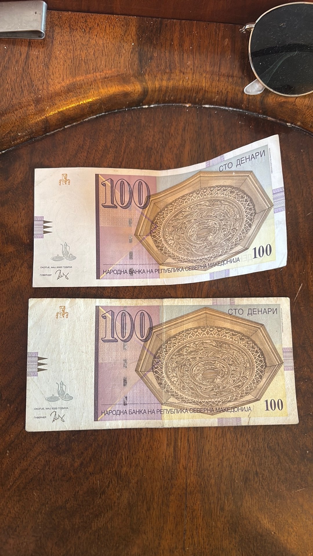 2x 100 denara Macedonië, Ophalen of Verzenden, Nederland, Munten
