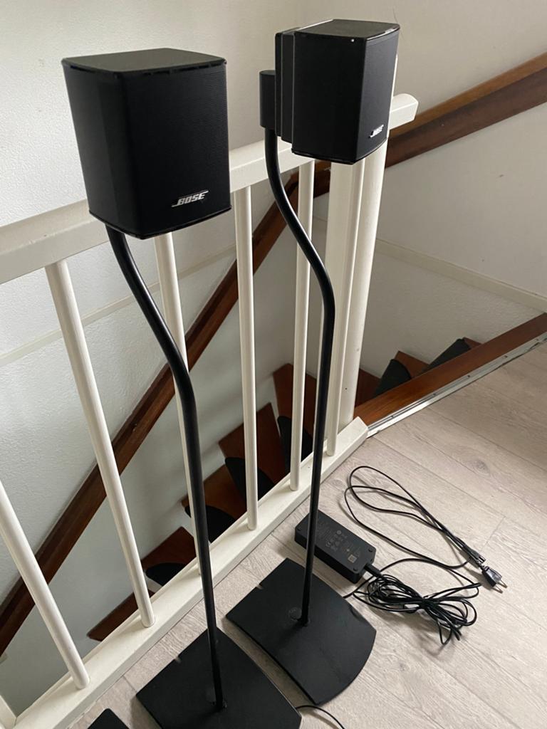Bose Surround 300 speakers op originele standaards, Audio, Tv en Foto, Luidsprekers, Zo goed als nieuw, Surroundset zonder subwoofer
