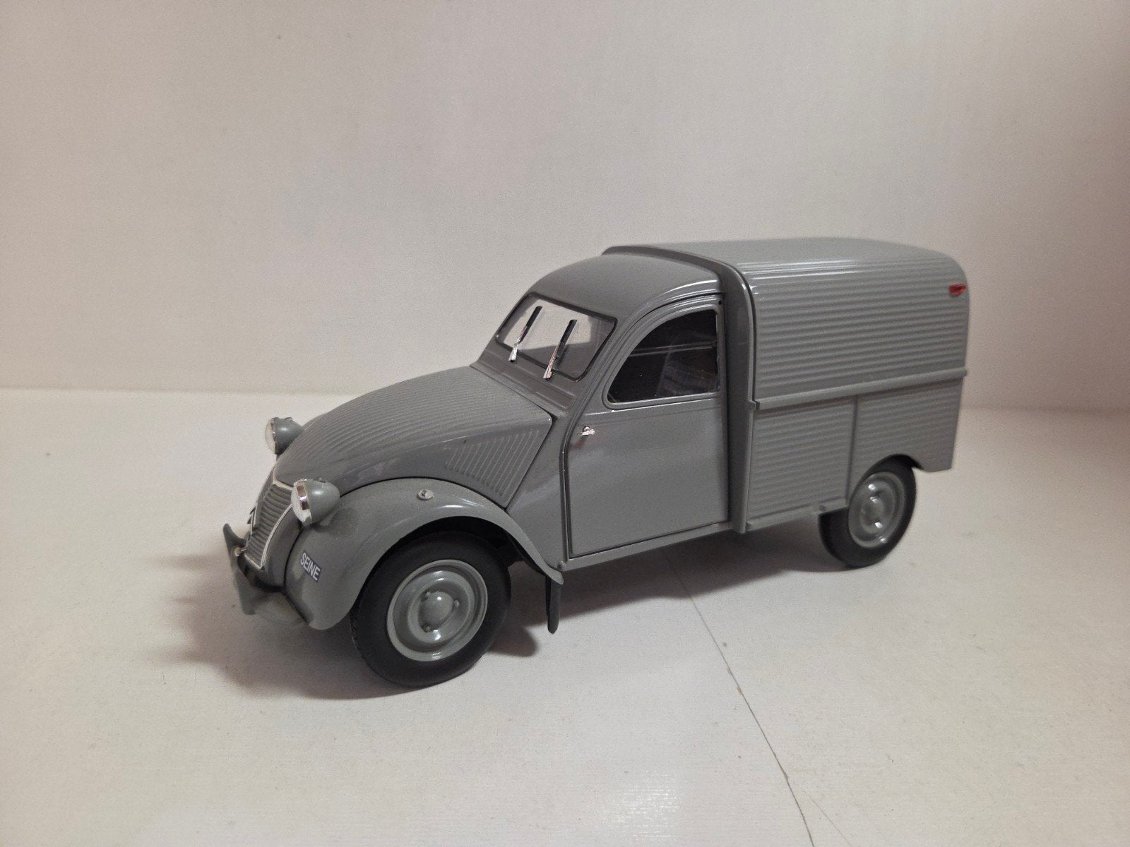 Norev Citroën 2CV Fourgonette, Hobby en Vrije tijd, ., Norev, Ophalen of Verzenden, Zo goed als nieuw