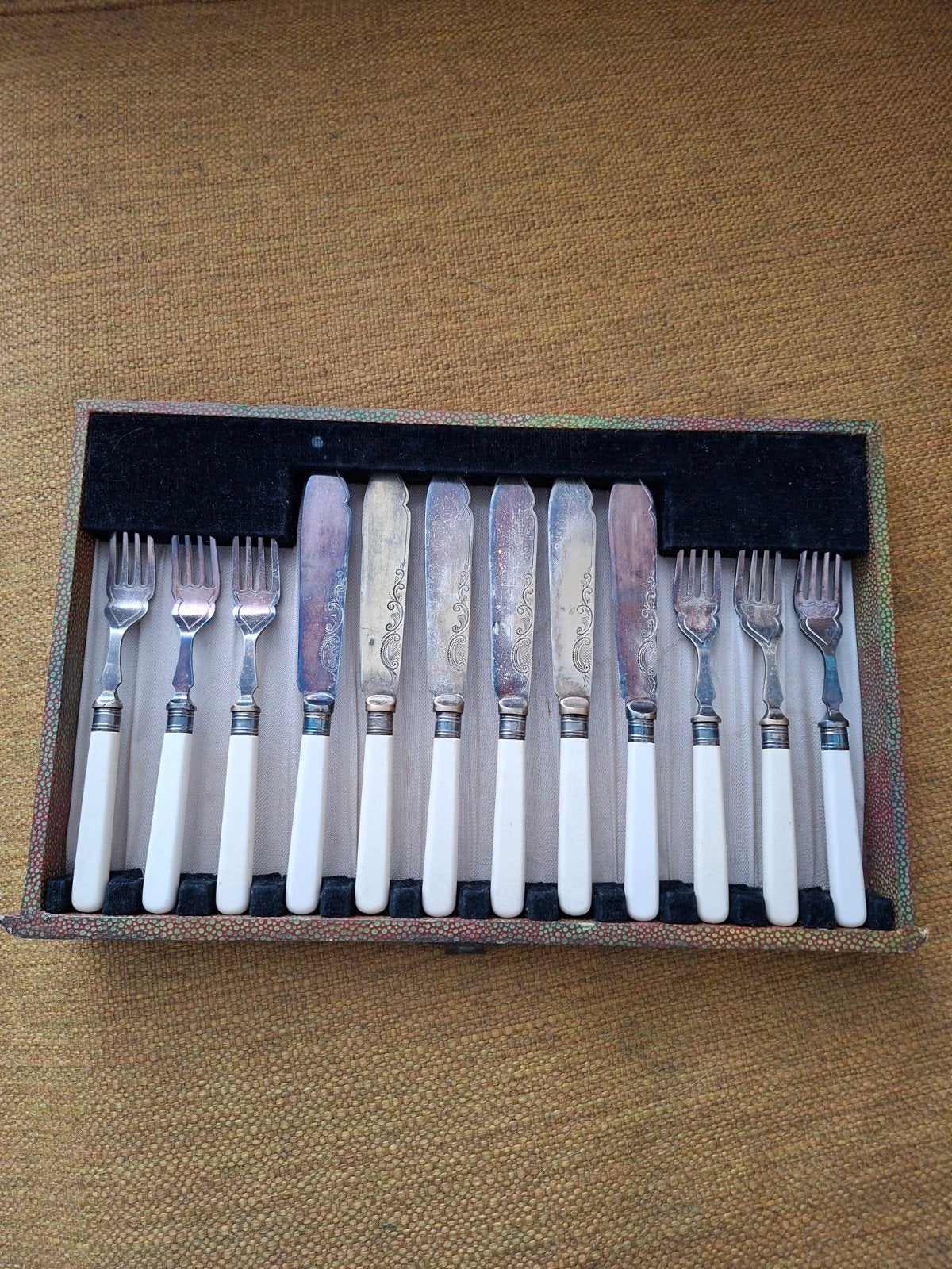 Compleet Engels visbestek uit 1933, Ophalen of Verzenden, Gebruikt, Rvs of Chroom