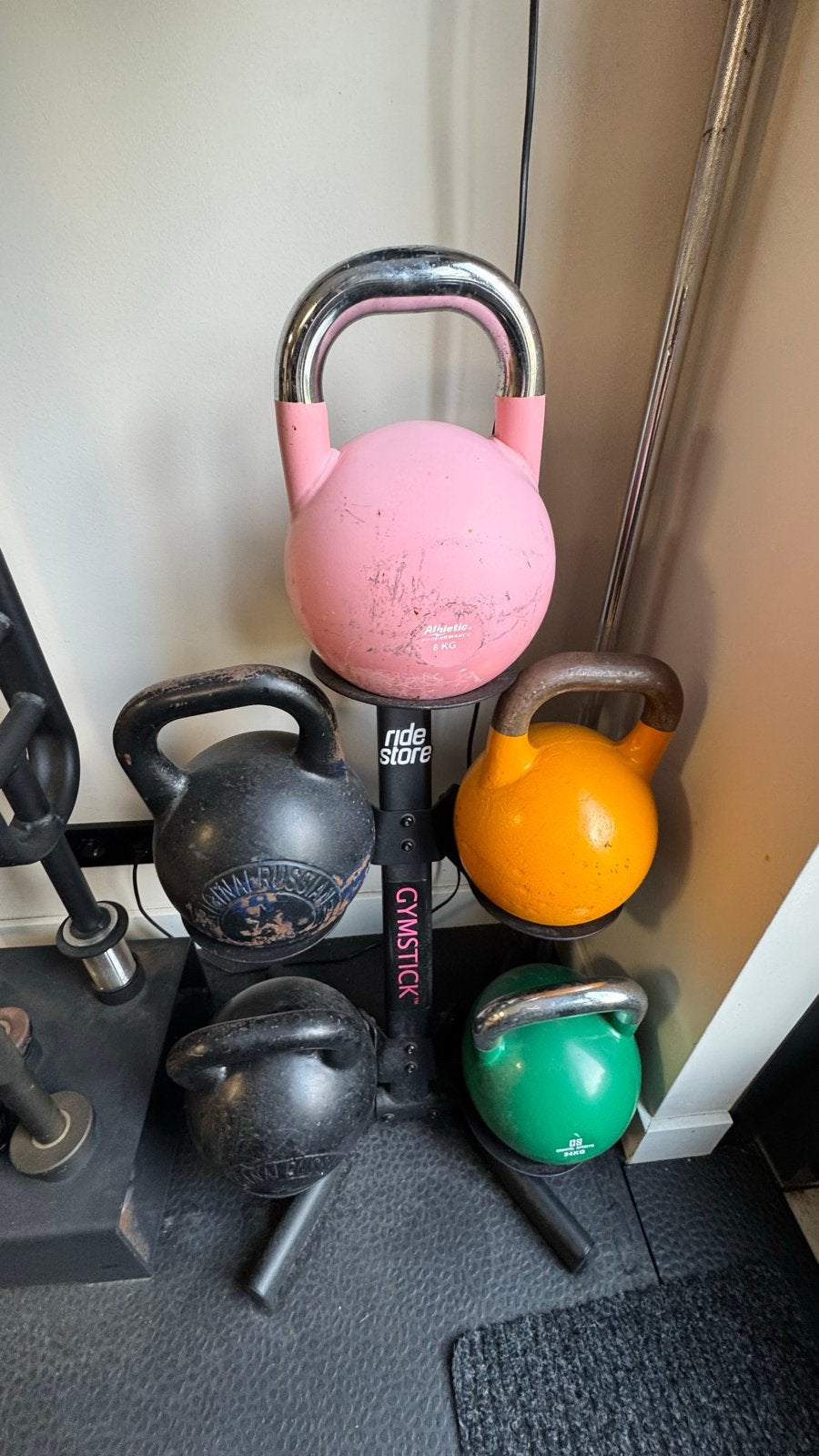 Foto 14 van Home gym/ complete homegym met alles erop en eraan.