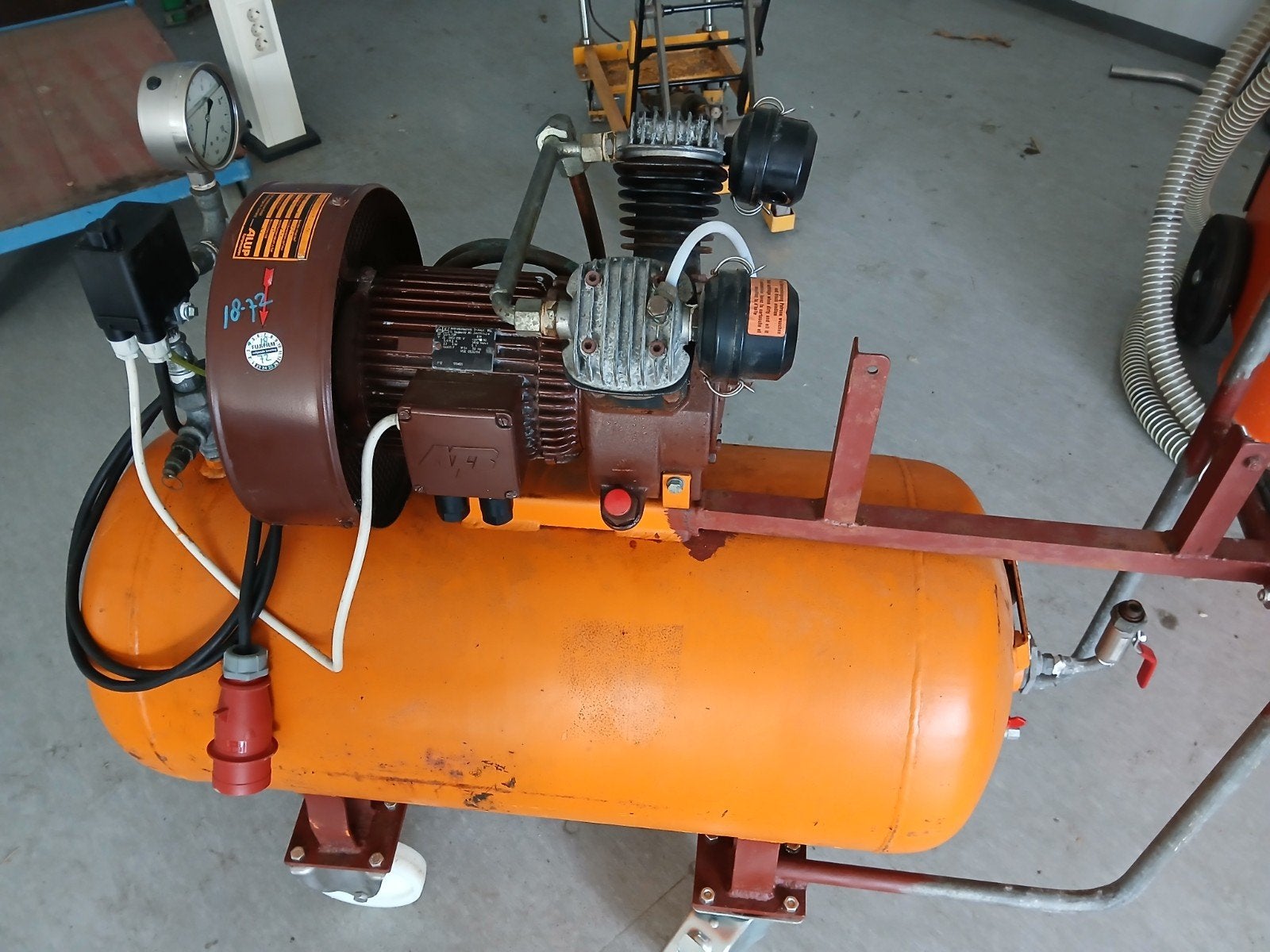 Compressor krachtstroom, 100 liter of meer, Ophalen