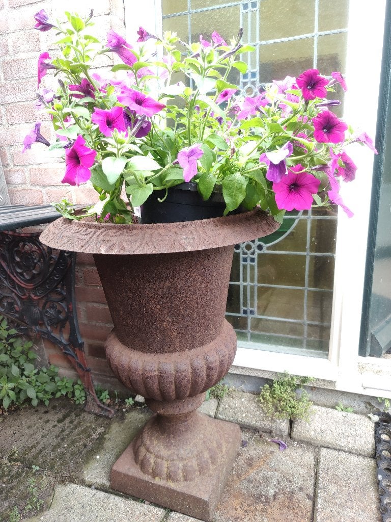 2 gietijzeren tuinvazen, Tuin en Terras, Tuinvazen, Ophalen, Gebruikt