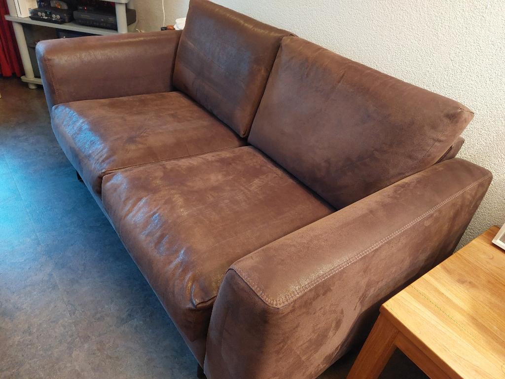 Gratis: 2 + 2,5 zits bank, stof, zadelbruin, Huis en Inrichting, Banken | Bankstellen, Ophalen, Gebruikt, Overige maten, 150 tot 200 cm