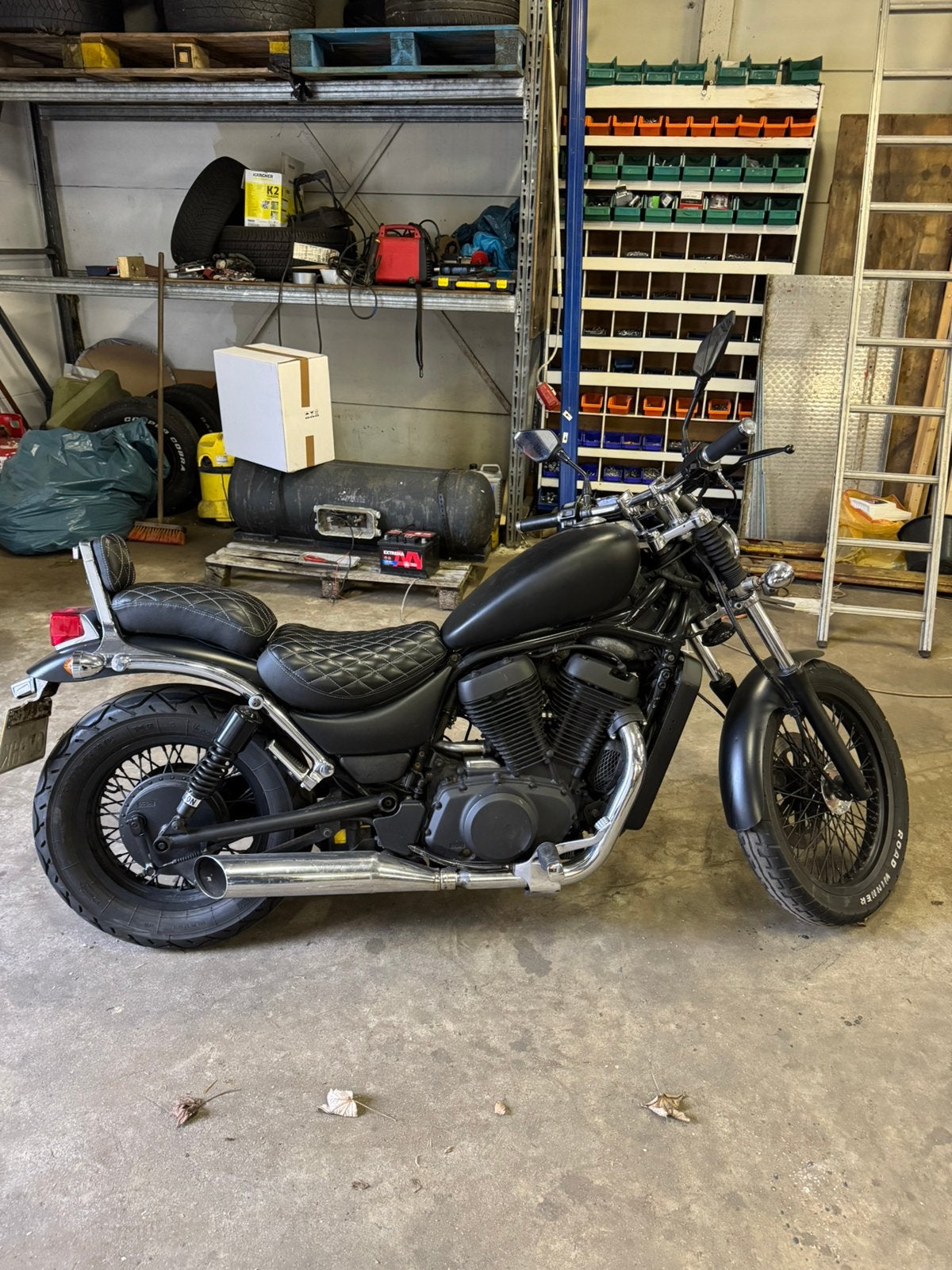 Suzuki VS700, Motoren, Particulier
