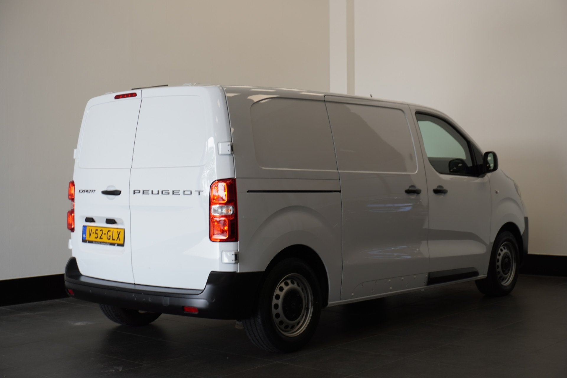 Peugeot Expert 1.5 BlueHDi 120PK L2 EURO 6 - Airco - Cruise, Voorwielaandrijving, Gebruikt, 4 cilinders, Verwarmde buitenspiegels