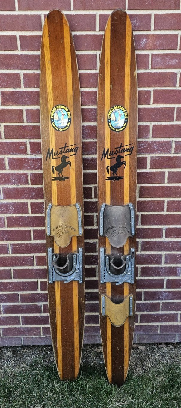 Gezocht houten vintage waterski’s jaren 60, Watersport en Boten, Ophalen of Verzenden, Zo goed als nieuw, Waterski's
